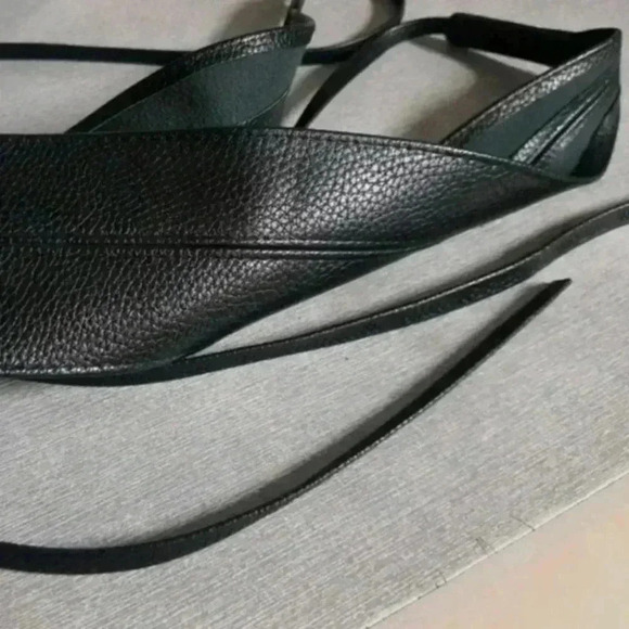 Black Vegan Textured Faux Leather Tie Waist Wide Wrap Corset Belt - Picture 4 of 9